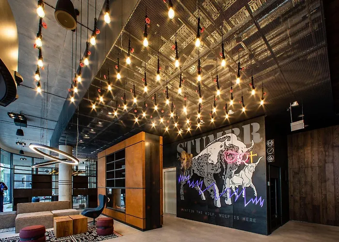 Moxy Center