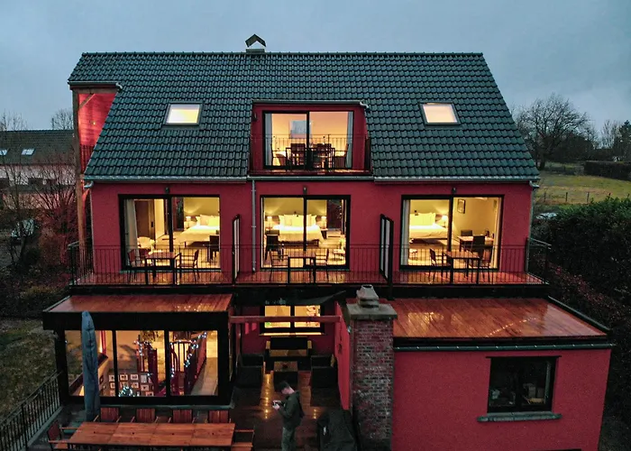 Hallerbos B&B In Bluebell Forest