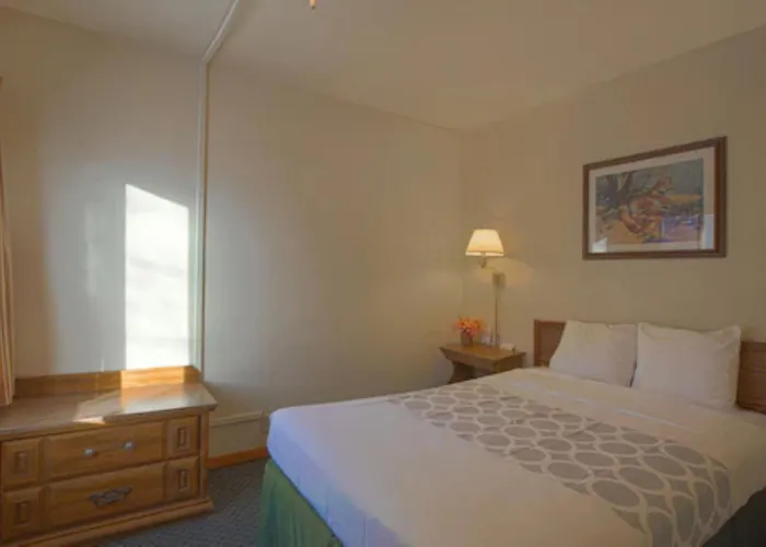 Love Hotels Silver Street By Oyo At Hurley Wi