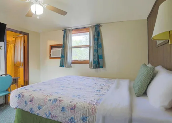 Love Hotels Silver Street By Oyo At Hurley Wi