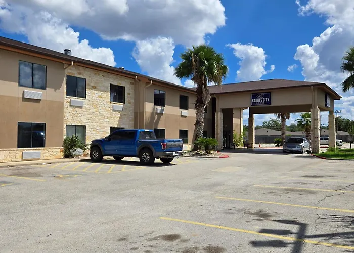 Karnes City Lodge