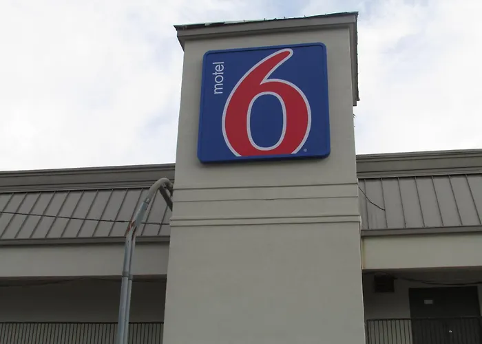 Motel 6 , Ms