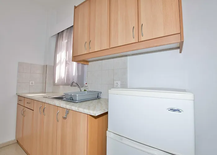 Ira Apartments