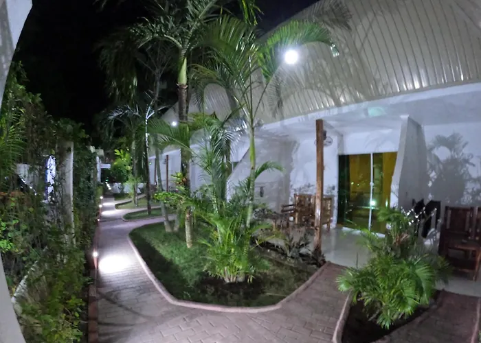 Alona Gecko Inn