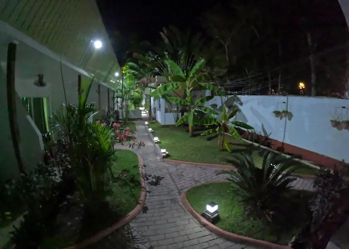 Alona Gecko Inn