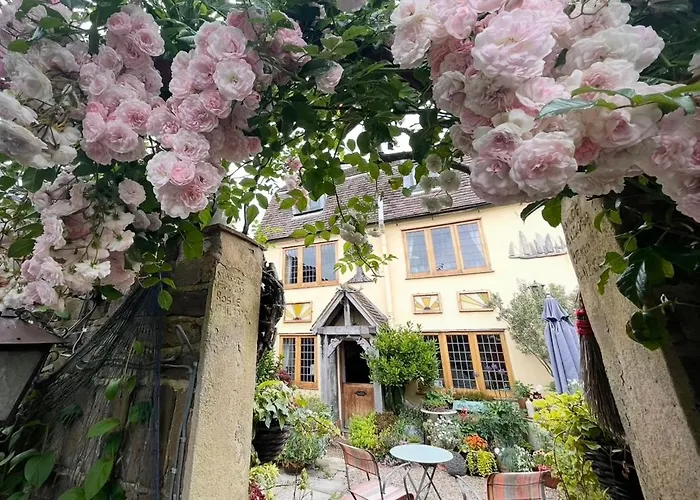 The Secret Garden Rooms