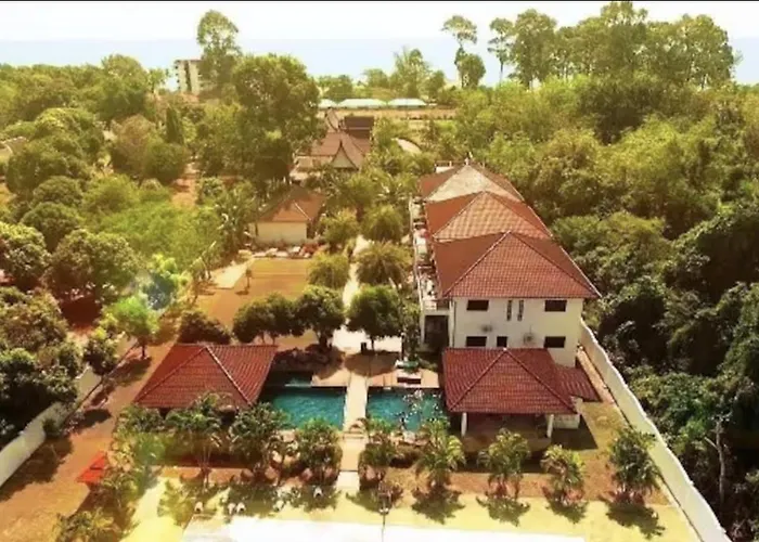 Room 1 At Cet Resort With Pool, Padel, Tennis