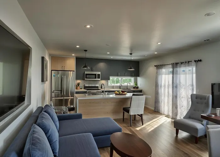 Hollywood Homes Free Parking Close To All Things La