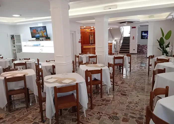 Hotel Mira