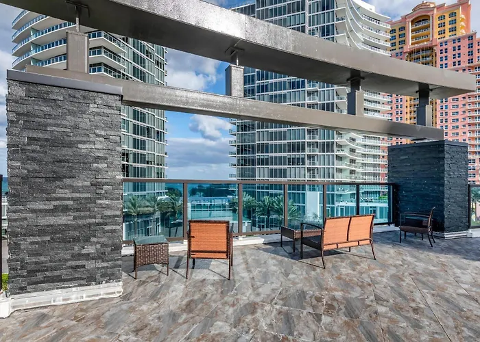 Cambria Hotel Fort Lauderdale Beach