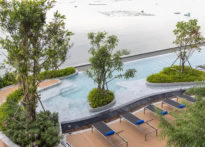 S Sriracha Hotel & Residence