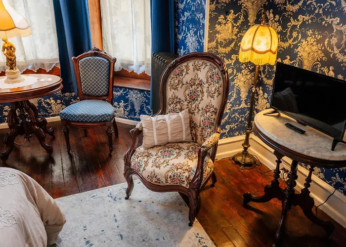 Gifford-Risley House Bed And Breakfast