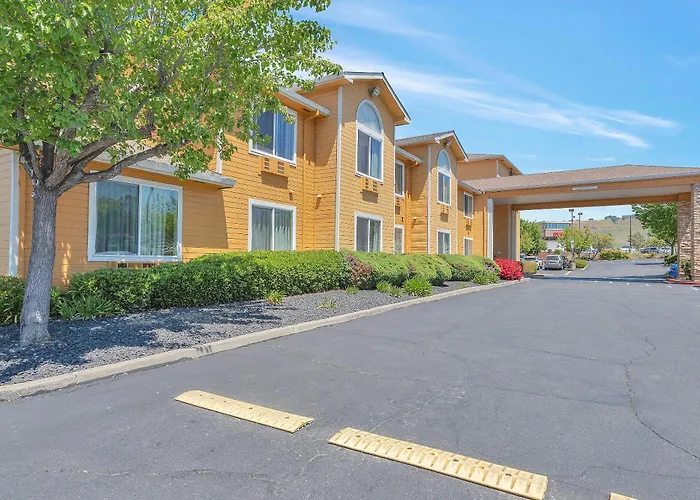 Quality Inn Near Six Flags Discovery Kingdom-Napa Valley