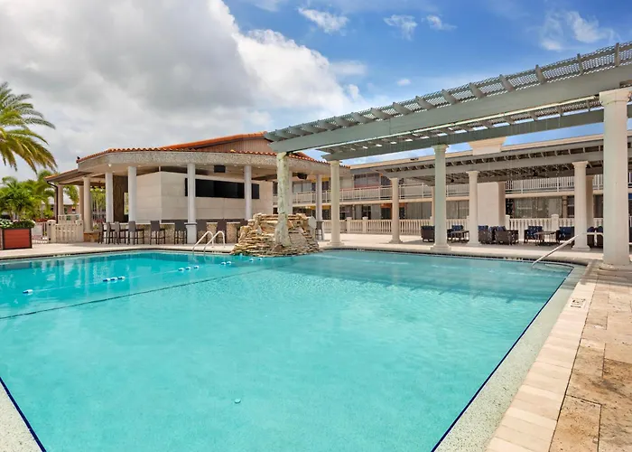 Quality Inn And Conference Center Tampa-Brandon