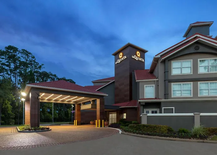 La Quinta Inn & Suites By Wyndham Houston Bush Iah South