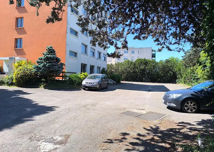 Adonis Lyon Est Hôtel Artys