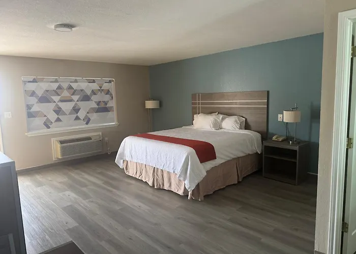 Deluxe Inn Palacios