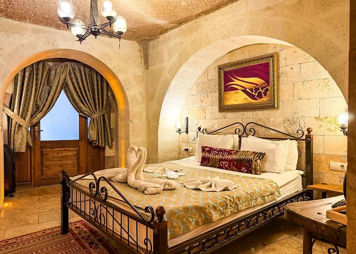 Nomads Cave & Rooftop