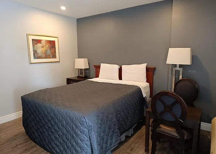 First Canada Hotel Cornwall Hwy 401 On