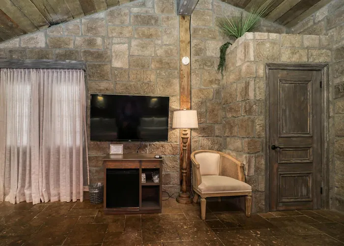 The Inn At Zaca Creek
