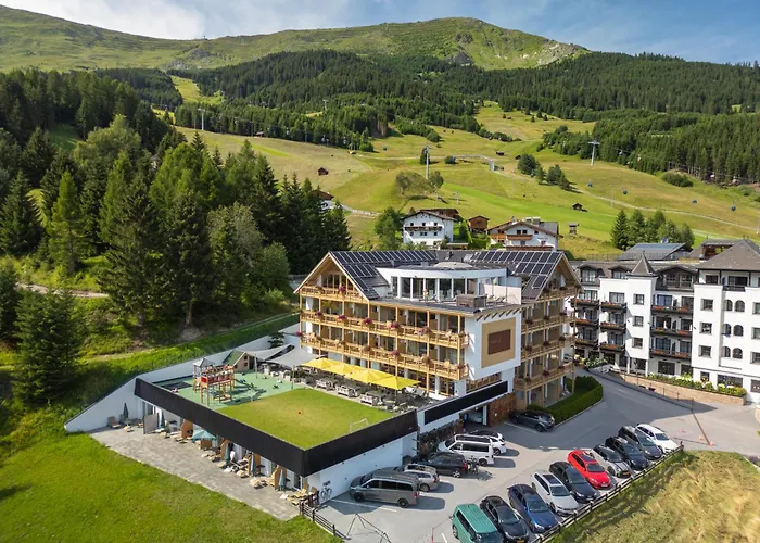Natuerlich Hotel Mit Charakter Fiss