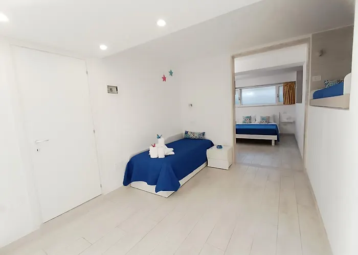 Joshua Rooms