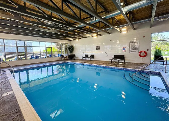 Comfort Suites Central