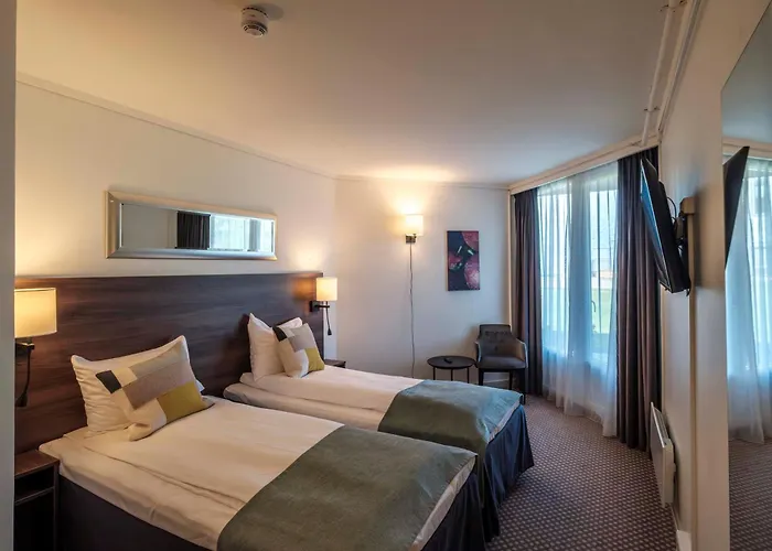 Hardangerfjord Hotel Øystese