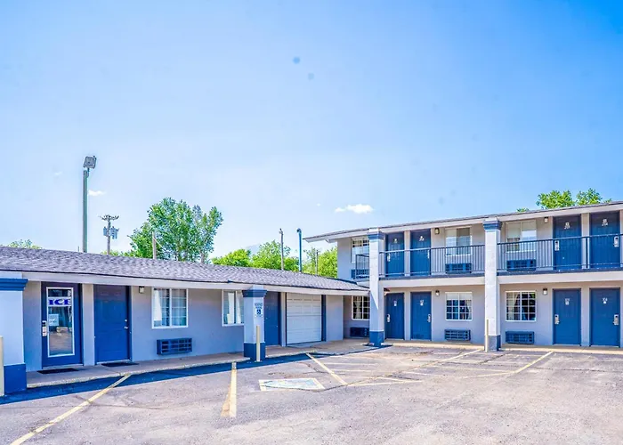 Deluxe Inn & Suites By Oyo Miami Ok