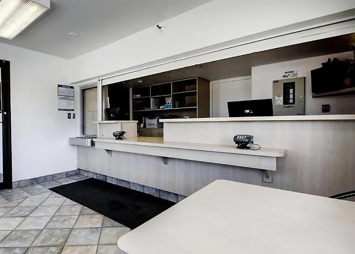 Super 8 By Wyndham Woods Cross - Salt Lake City North