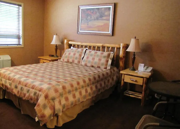 Elkwater Lake Lodge And Resort