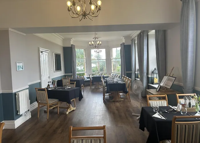Foxes Hotel & Academy Minehead