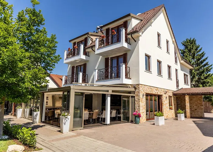 Mirage Hotel Sarvar