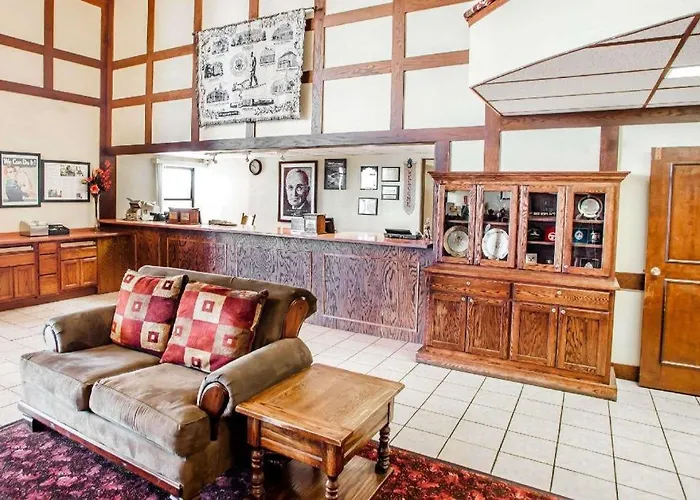 Econo Lodge Truman Inn