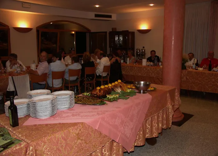 Hotel Boomerang - Check-In & Meals In Front At Hotel Sporting Tabiano Terme