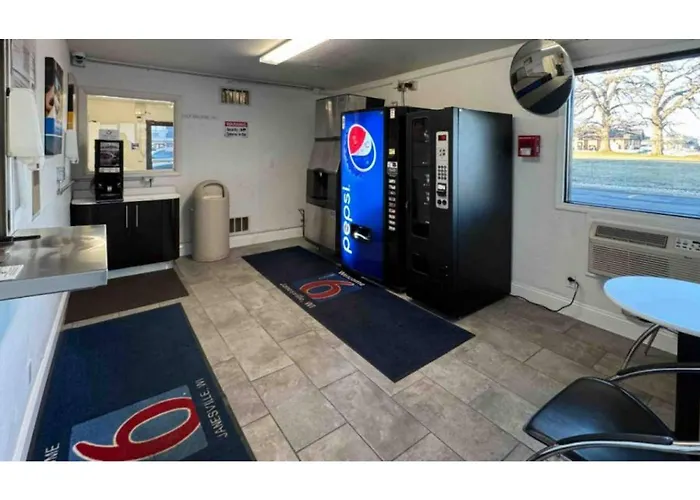 Motel 6-Janesville, Wi