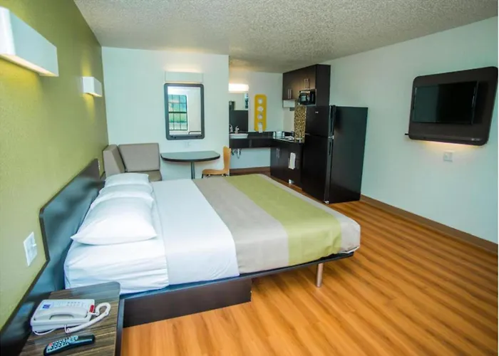Motel 6-, Tx