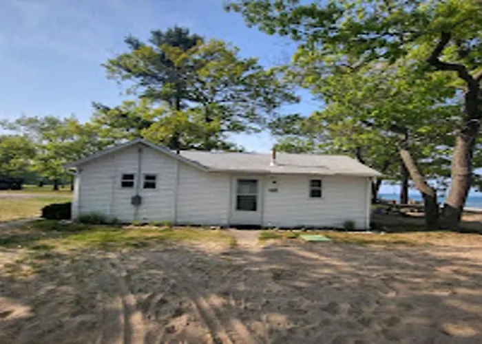 Northern Lights Beach Resort Au Sable