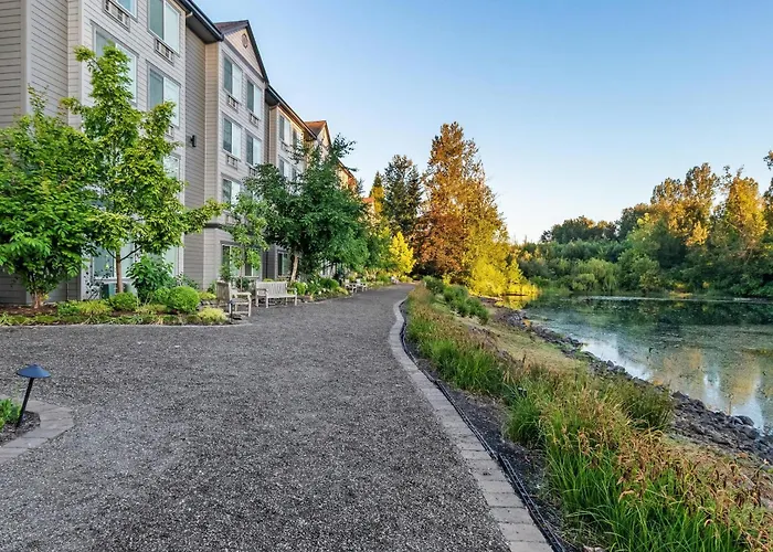 Radisson Portland Airport