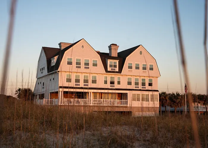 Elizabeth Pointe Lodge