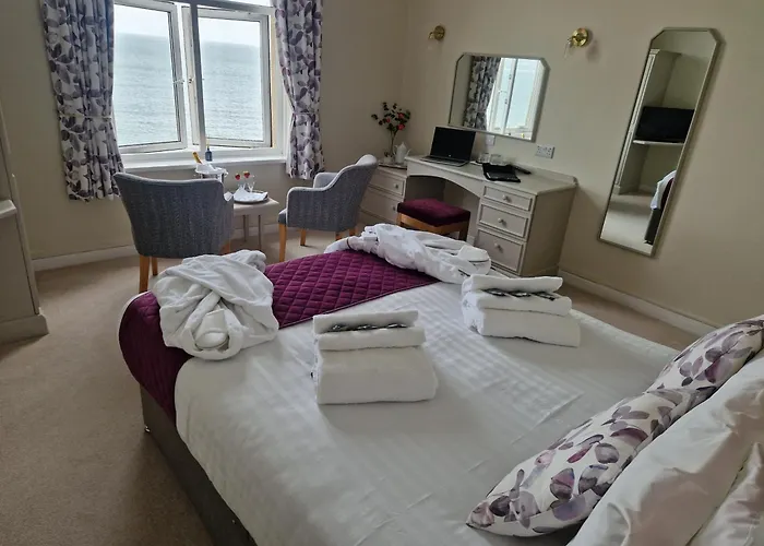 Redcliffe Hotel