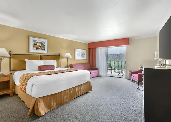 Best Western Plus Arroyo Roble & Creekside Villas