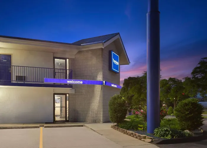 Travelodge By Wyndham Madison Heights Mi