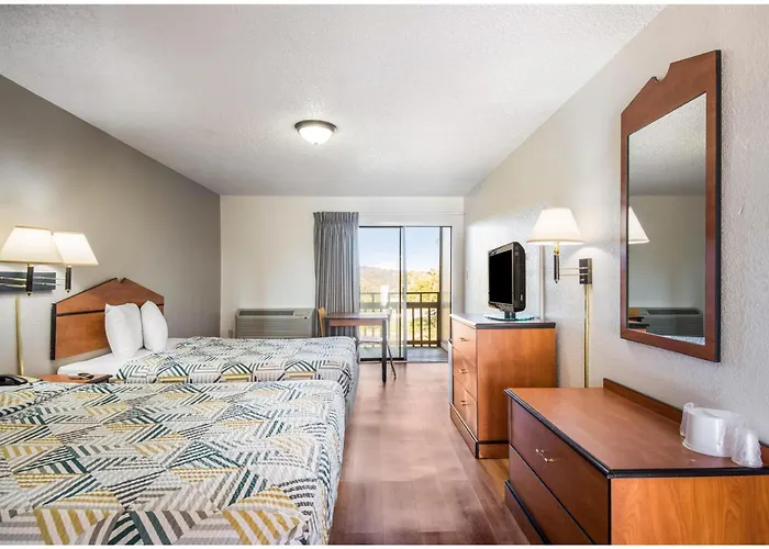 Motel 6-, Ar
