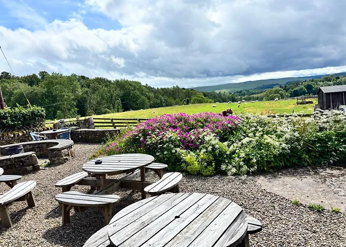 Hollybush Inn