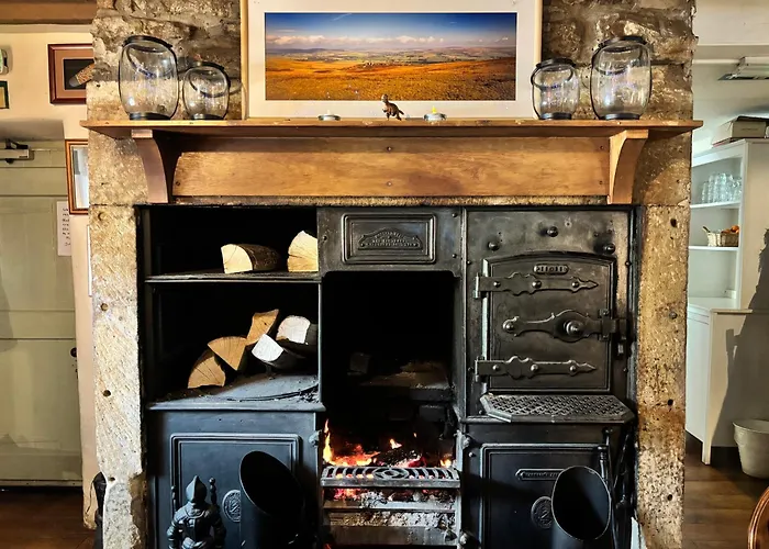 Hollybush Inn