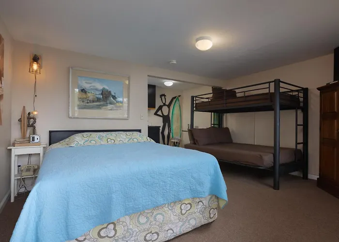 Sandy Cove Inn