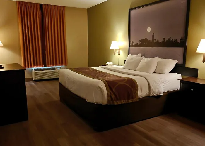 Super 8 By Wyndham Midland