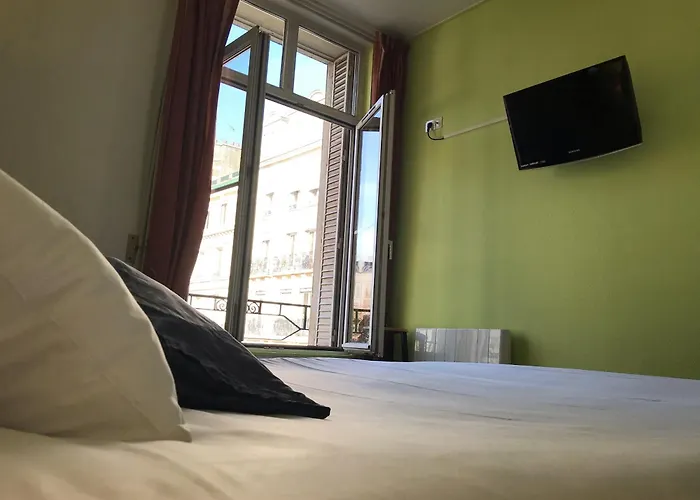 Brit Hotel Aux Sacres Reims, Centre Historique