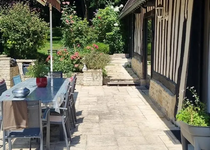 Le Vieux Pressoir Bed and Breakfast Pont-Évêque
